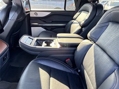 New 2025 Lincoln Navigator Black Label image 18