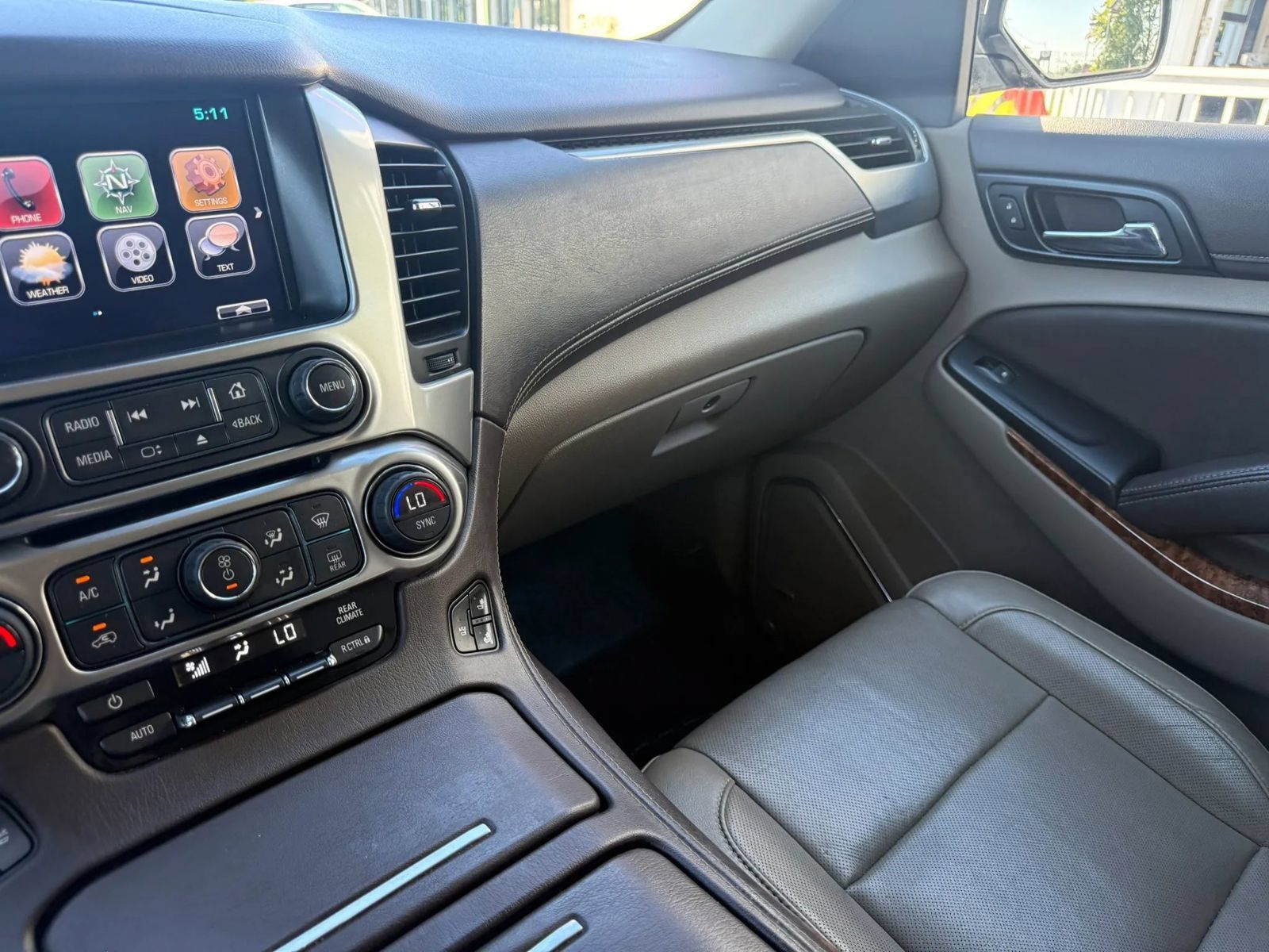 Used 2015 Chevrolet Suburban LTZ AWD/4WD image 34