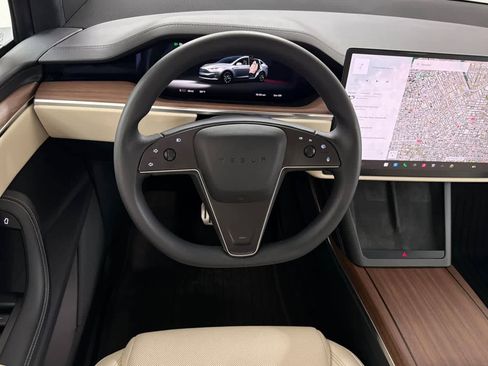 Used 2024 Tesla Model X image 14
