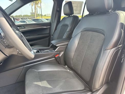 New 2026 Jeep Grand Cherokee Altitude image 16