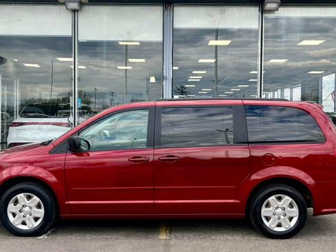 Used 2011 Dodge Grand Caravan Express FWD image 2
