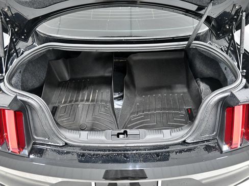 Used 2017 Ford Mustang GT RWD image 28