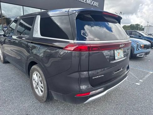 Used 2024 Kia Carnival LX FWD image 27