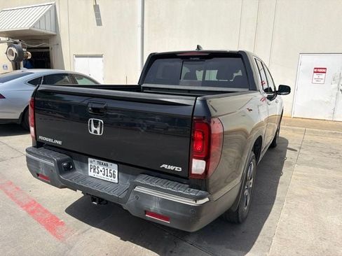 Used 2018 Honda Ridgeline RTL-E image 3