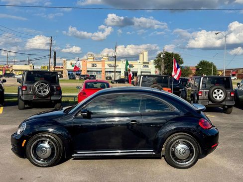Used 2016 Volkswagen Beetle 1.8T S FWD image 2