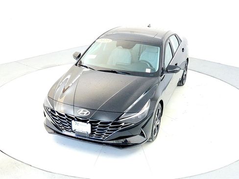 Used 2023 Hyundai Elantra Limited image 14