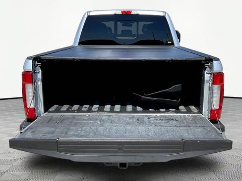Used 2017 Ford F250 Lariat w/ Lariat Ultimate Package AWD/4WD image 7