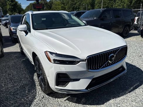 Used 2023 Volvo XC60 B5 Plus w/ Protection Package Premier FWD image 2