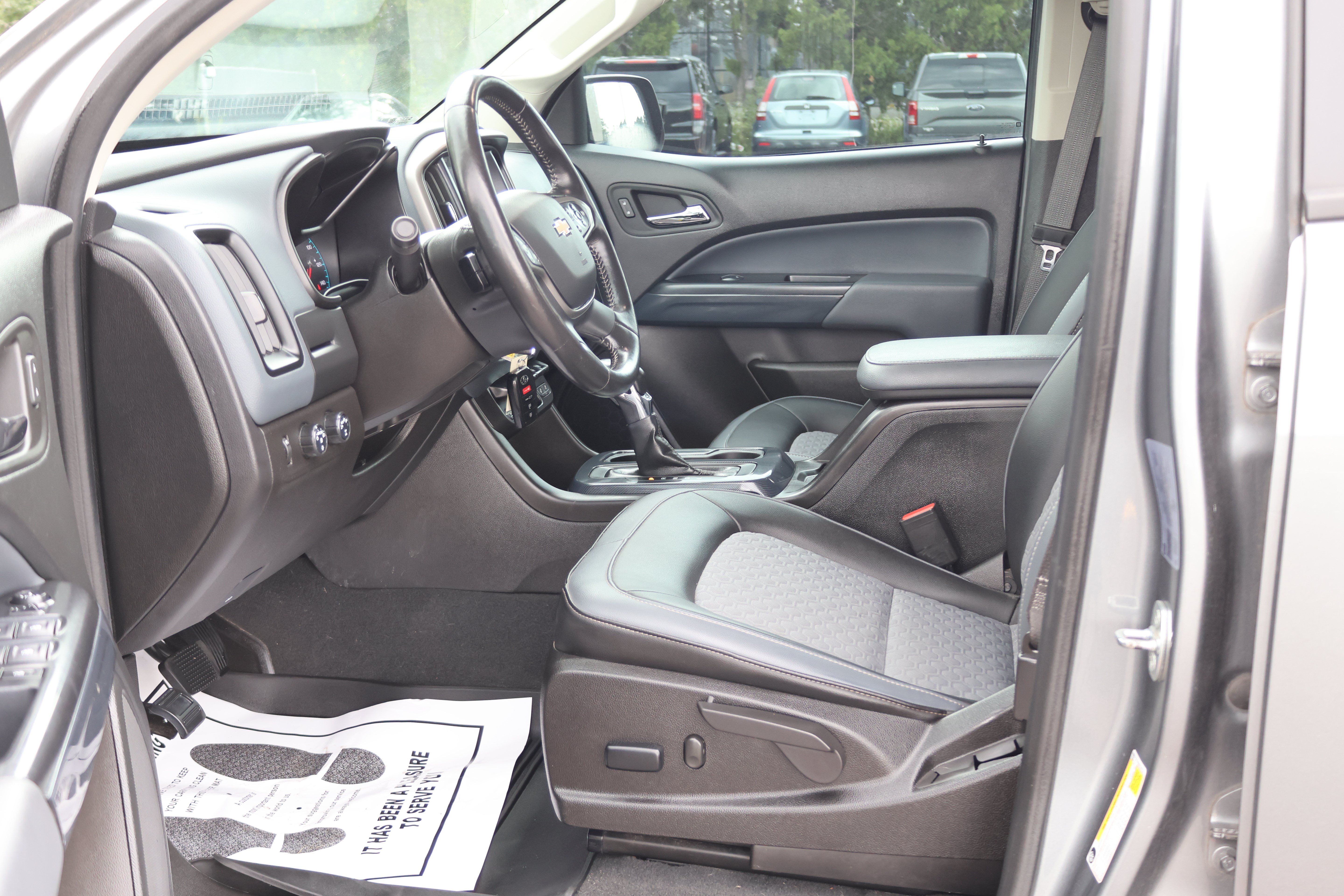 Used 2022 Chevrolet Colorado Z71 AWD/4WD image 24