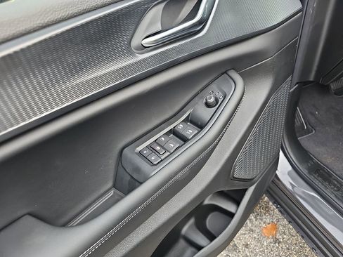 New 2025 Jeep Grand Cherokee Altitude image 15