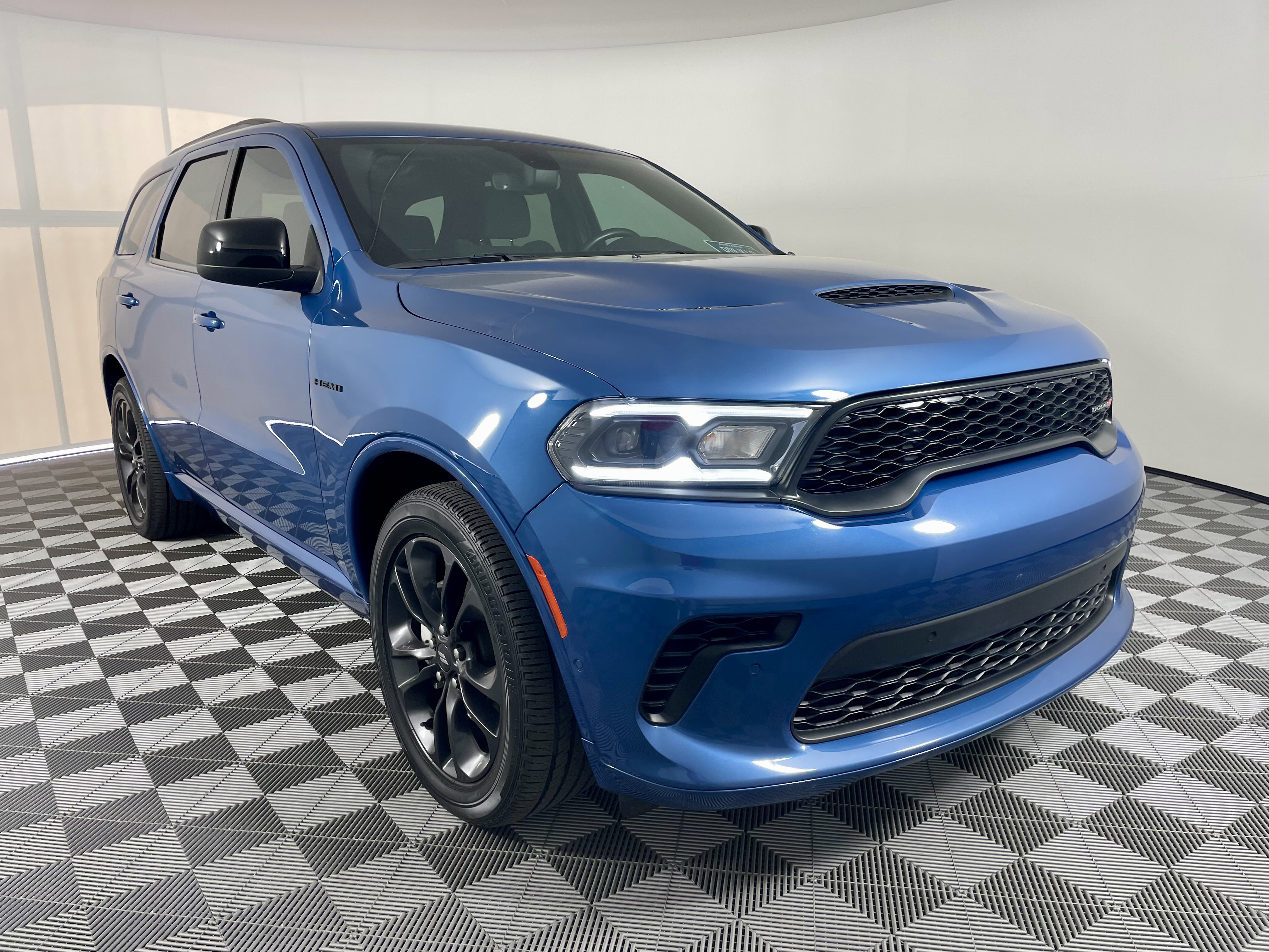 Certified 2023 Dodge Durango R/T w/ Blacktop Package AWD/4WD image 5