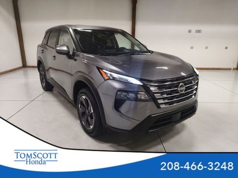 Used 2025 Nissan Rogue SV AWD/4WD image 1