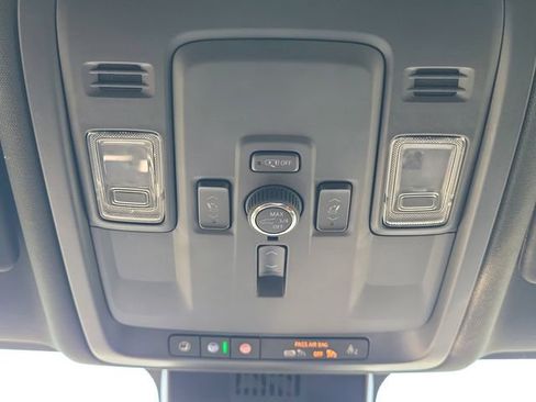 Used 2025 GMC Yukon Denali AWD/4WD image 26