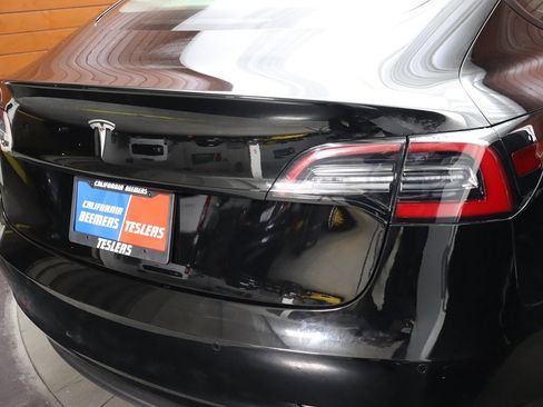 Used 2023 Tesla Model 3 Standard Range image 16