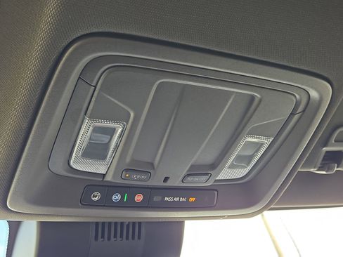 Used 2025 GMC Sierra 1500 SLT image 30