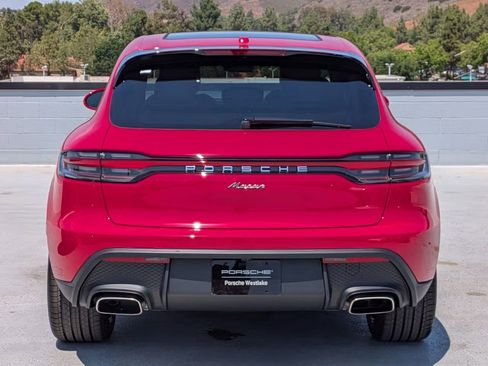 Certified 2025 Porsche Macan AWD/4WD image 6
