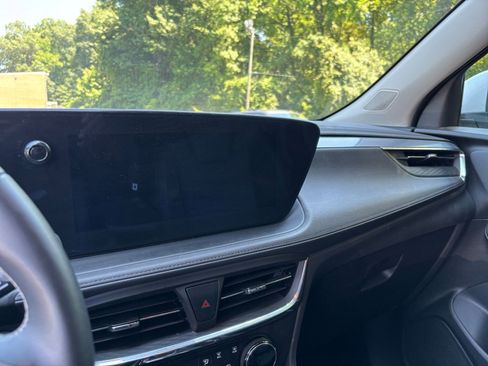 Used 2025 Buick Encore GX Preferred FWD image 17