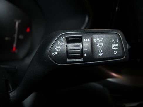 Used 2025 Ford Escape SE w/ Class II Trailer Tow Package FWD image 13