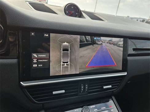 Used 2019 Porsche Cayenne image 25