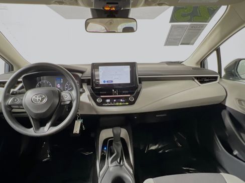 Used 2025 Toyota Corolla LE FWD image 29
