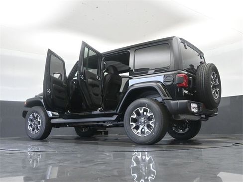 New 2025 Jeep Wrangler Sahara image 40