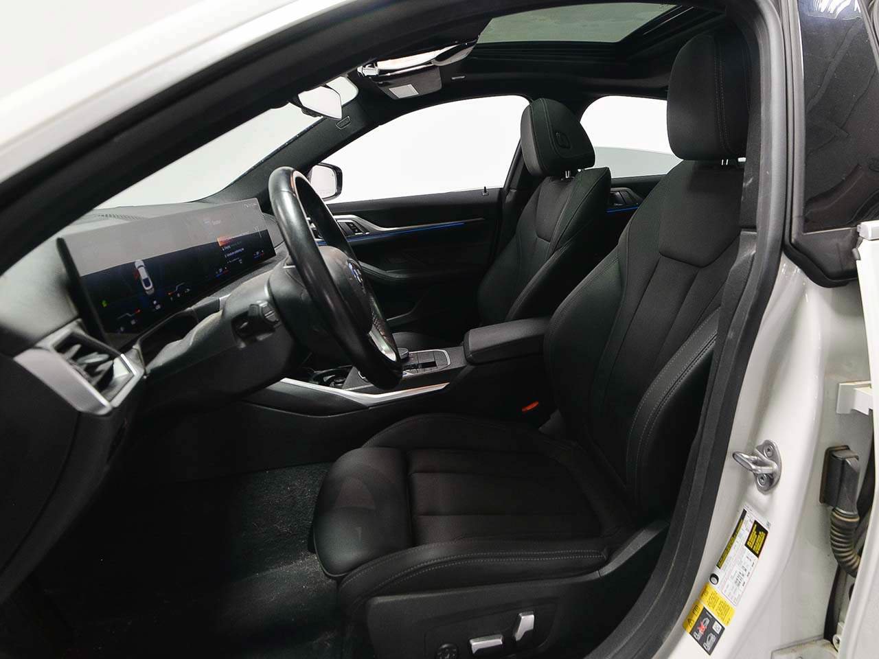 Used 2023 BMW i4 eDrive40 RWD image 8