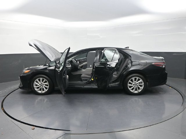Used 2023 Toyota Camry LE AWD/4WD image 42