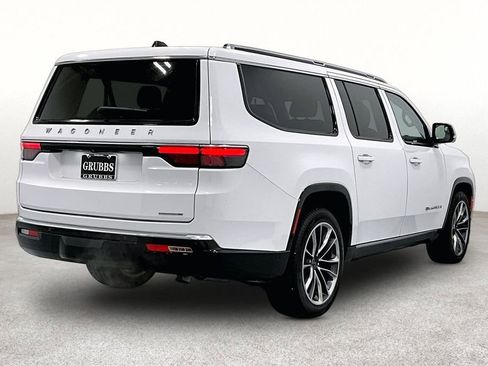 Used 2024 Jeep Wagoneer L Series III w/ Premium Group I AWD/4WD image 2