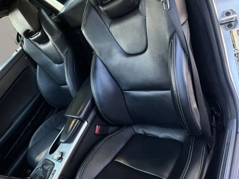Used 2013 Mercedes-Benz SLK 250 image 15