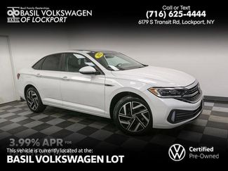Certified 2022 Volkswagen Jetta SEL image 1