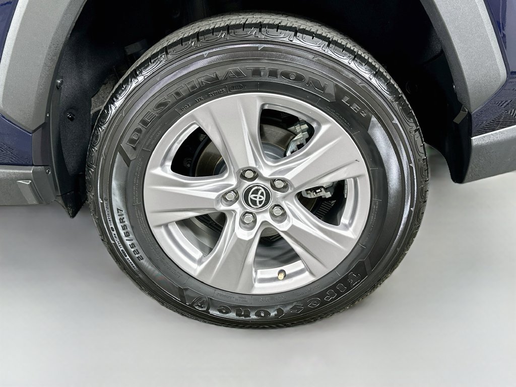 Certified 2025 Toyota RAV4 XLE w/ Convenience Package FWD image 30