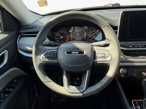 Used 2022 Jeep Compass Latitude AWD/4WD image 12