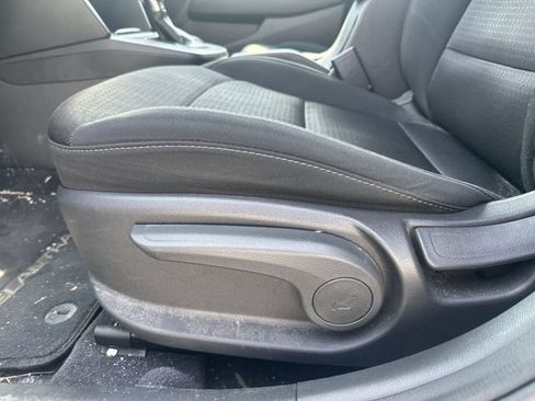 Used 2018 Hyundai Elantra SEL FWD image 16