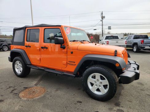 Used 2013 Jeep Wrangler Unlimited Sport AWD/4WD image 21