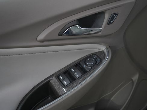 Used 2017 Chevrolet Malibu Hybrid w/ Leather Package image 19