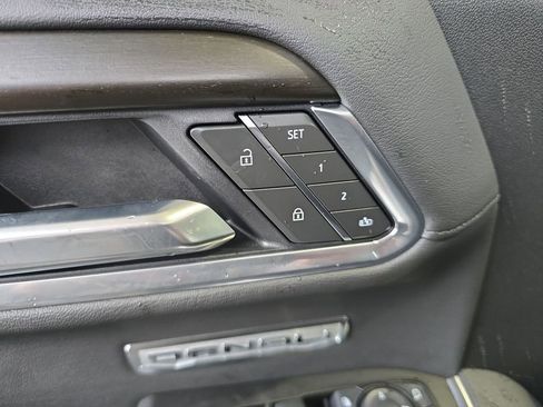 Certified 2025 GMC Sierra 1500 Denali image 30