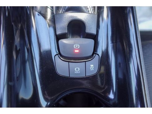 Used 2019 Toyota C-HR XLE FWD image 21