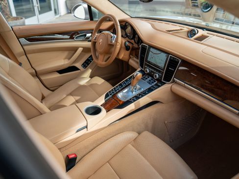 Used 2012 Porsche Panamera AWD/4WD image 6