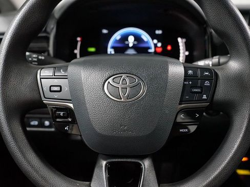 Used 2025 Toyota Camry LE FWD image 12