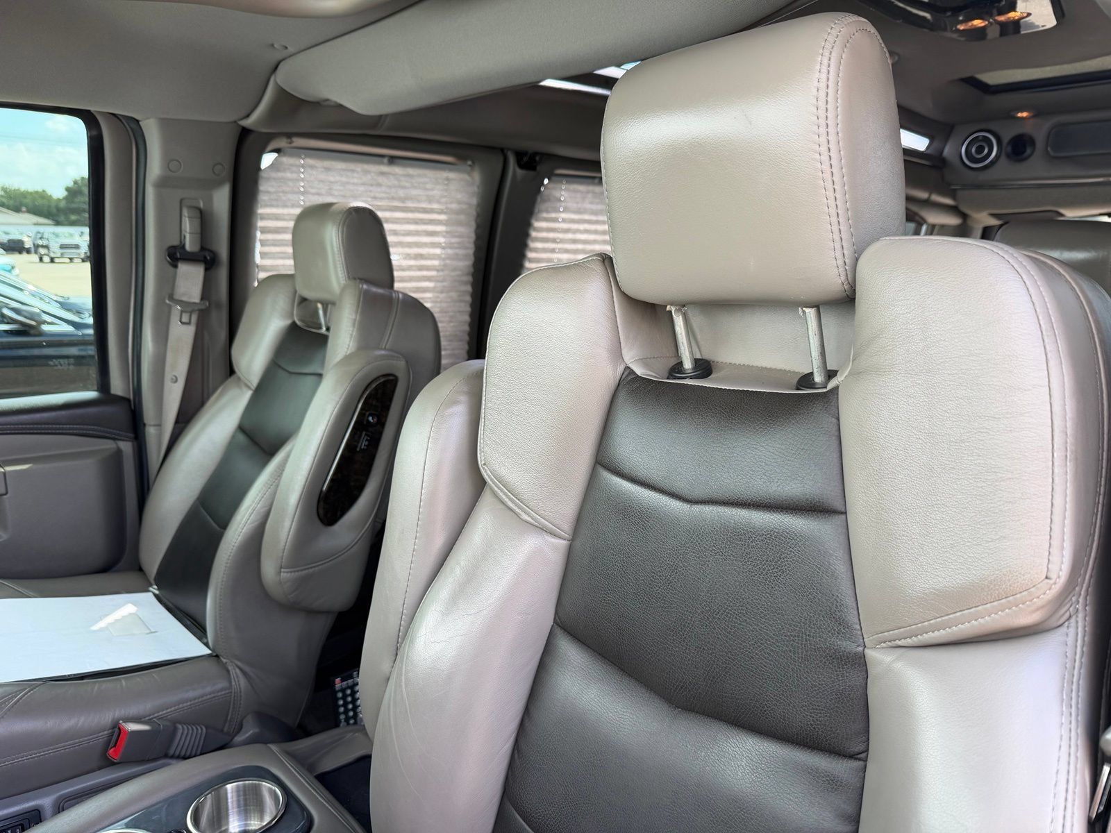 Used 2020 GMC Savana 2500 Extended w/ Enhanced Convenience Package RWD image 29