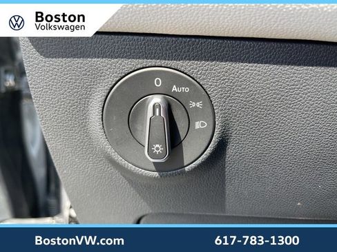 Used 2025 Volkswagen Taos SEL image 15