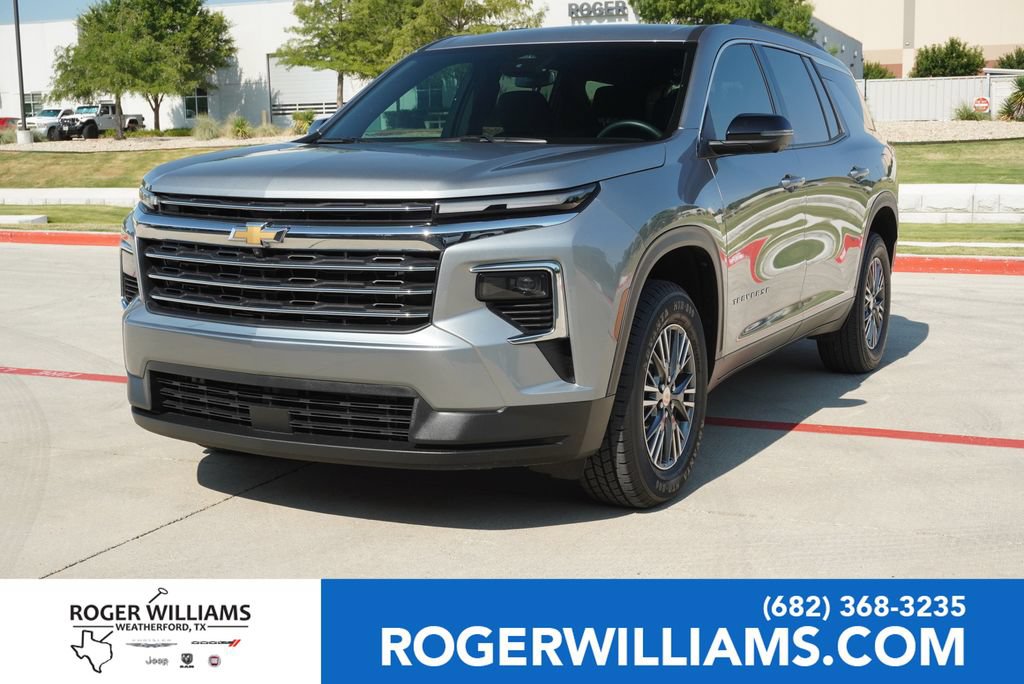 Used 2024 Chevrolet Traverse LT FWD image 1