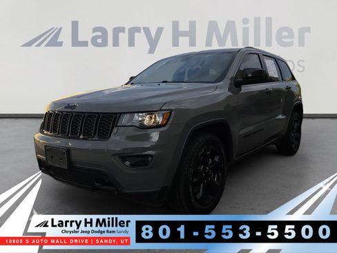 Used 2019 Jeep Grand Cherokee Laredo AWD/4WD image 1