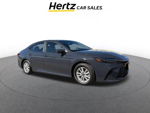 Used 2025 Toyota Camry LE image 1