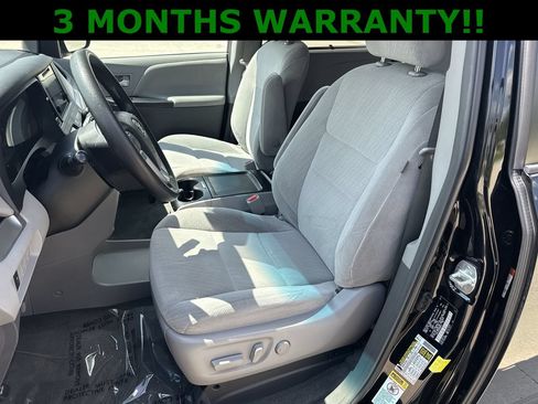 Used 2017 Toyota Sienna LE FWD image 14