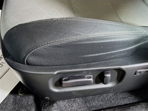 Certified 2022 Toyota Tacoma TRD Off-Road image 18