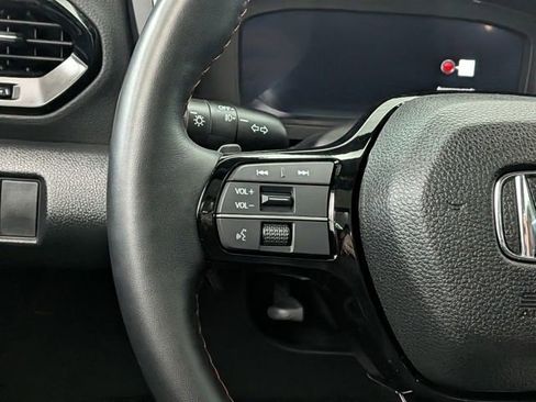 Used 2025 Honda Pilot Black Edition image 35