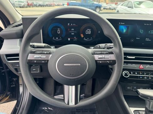 Used 2025 Hyundai Sonata SE FWD image 25