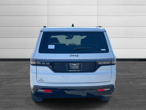 New 2026 Jeep Grand Wagoneer 2WD image 4