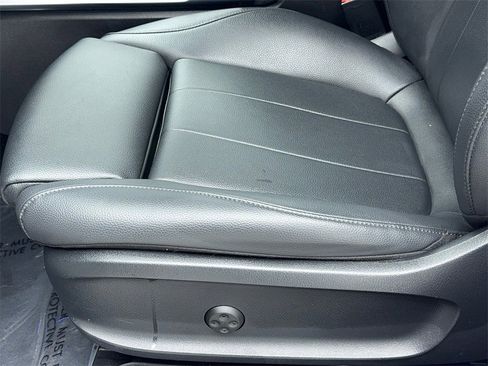 Used 2023 Mercedes-Benz EQB 250+ image 38